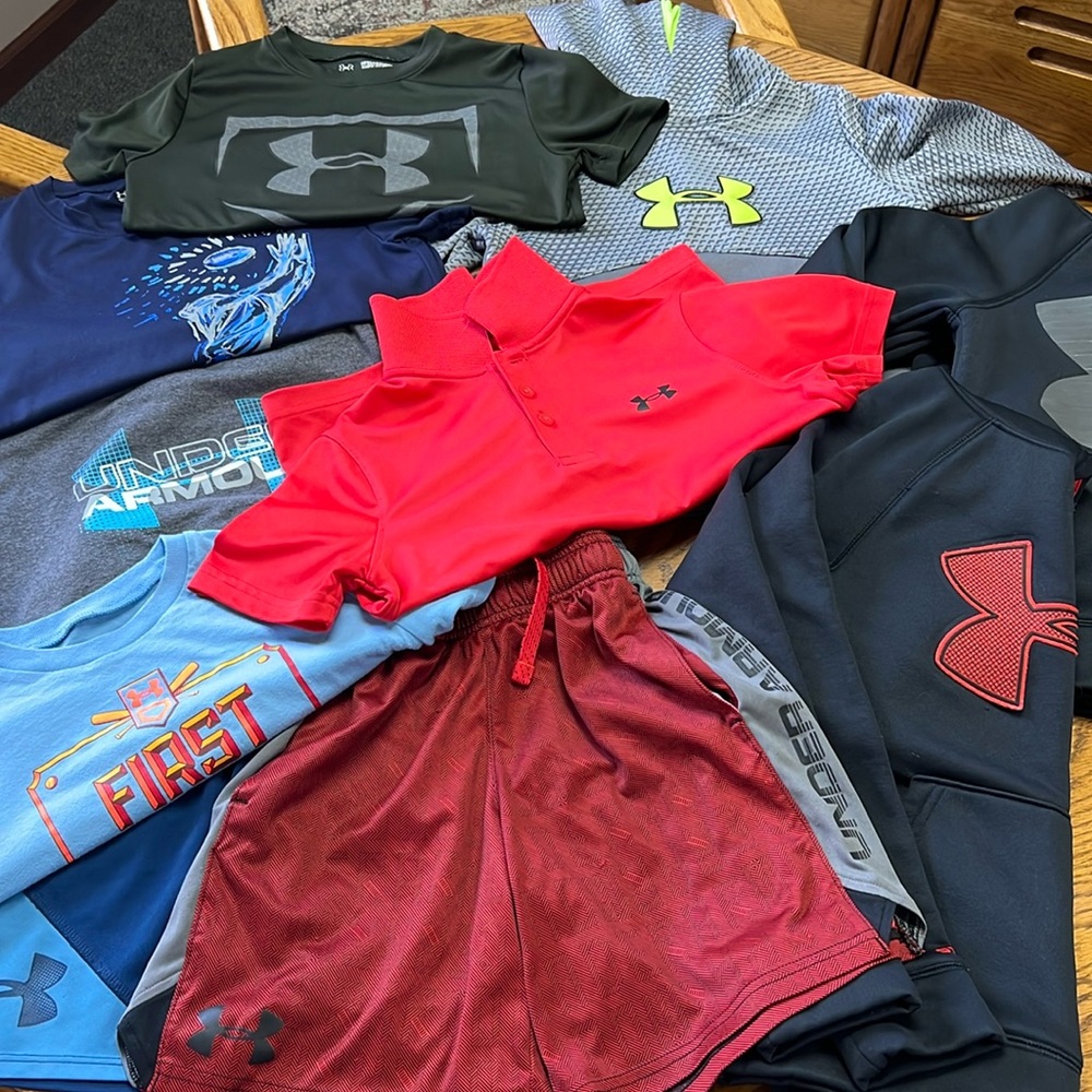Youth Under Armour 10 Piece Lot, Boys Size XS